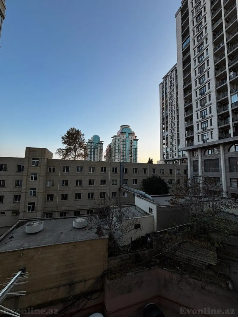 Satılır 4 otaqlı Mənzil Yeni tikili 170 m² 28 May m. - şəkil 16
