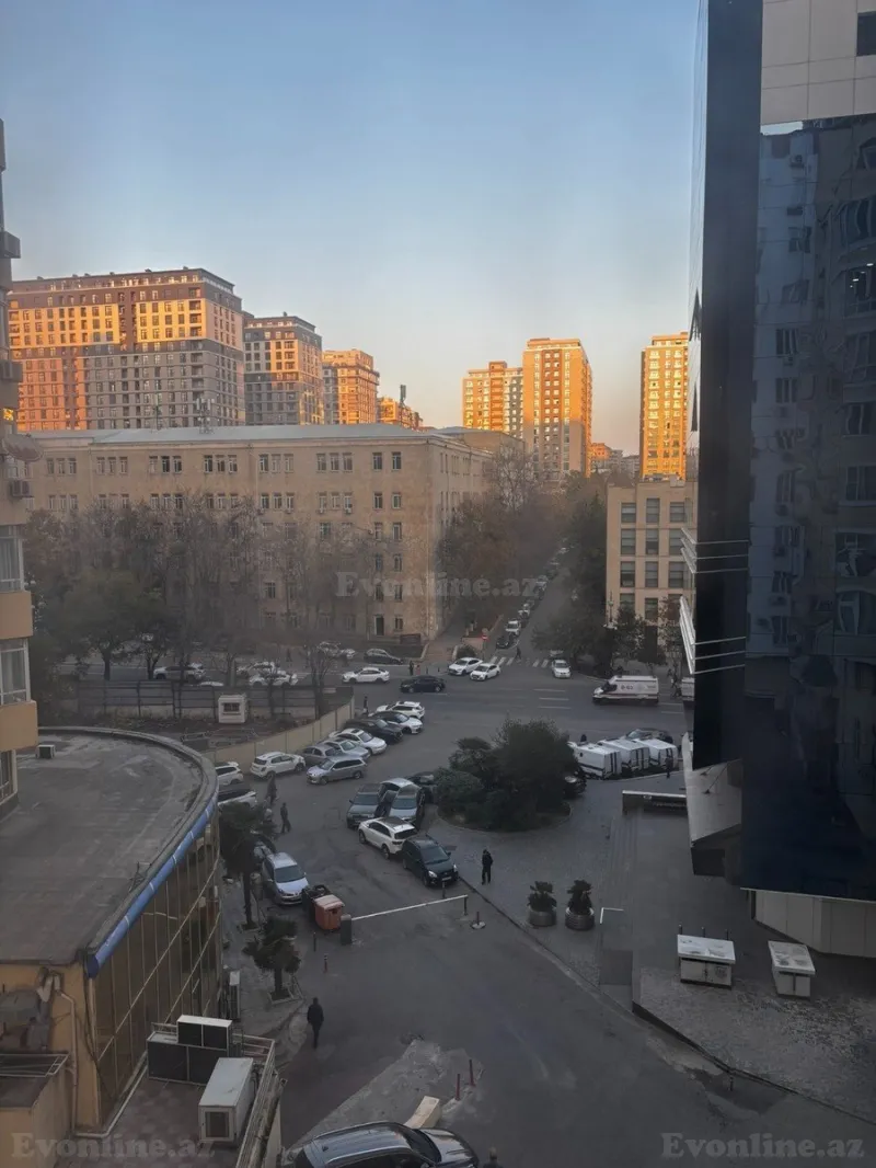 Satılır 4 otaqlı Mənzil Yeni tikili 170 m² 28 May m. - şəkil 19
