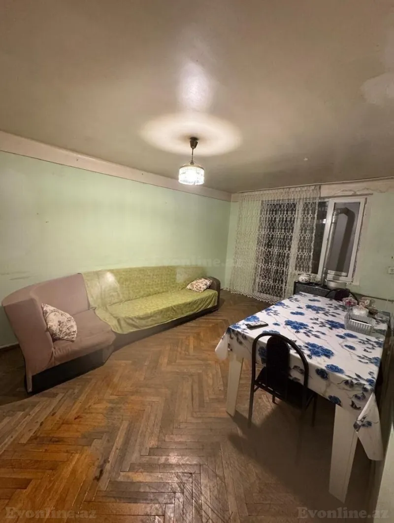 3 otaqlı Mənzil 70 m² İnşaatçılar m. Satılır