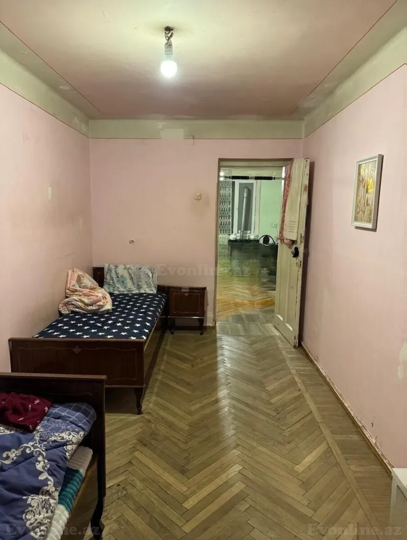 Satılır 3 otaqlı Mənzil Köhnə tikili 70 m² İnşaatçılar m. - şəkil 3