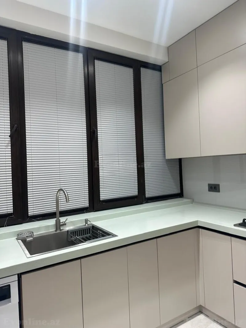 Kirayə verilir 2 otaqlı Mənzil Yeni tikili 75 m² Xətai r. - şəkil 16