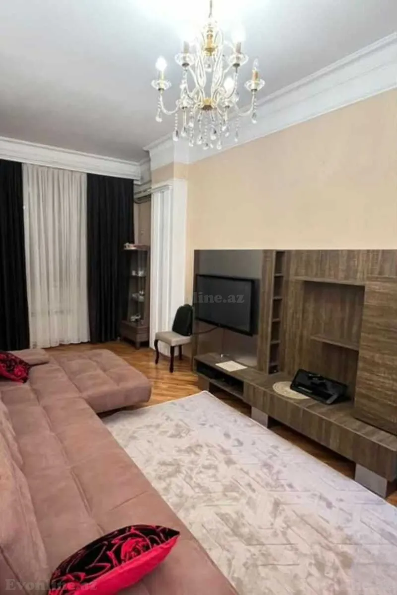 2 otaqlı Mənzil 75 m² 28 May m. Kirayə verilir