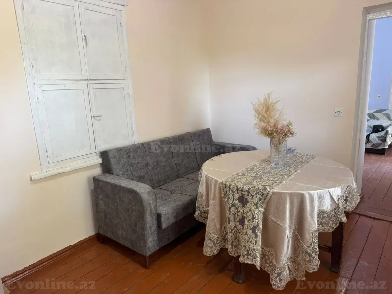 3 otaqlı Həyət evi 42 m² Şüvəlan Kirayə verilir