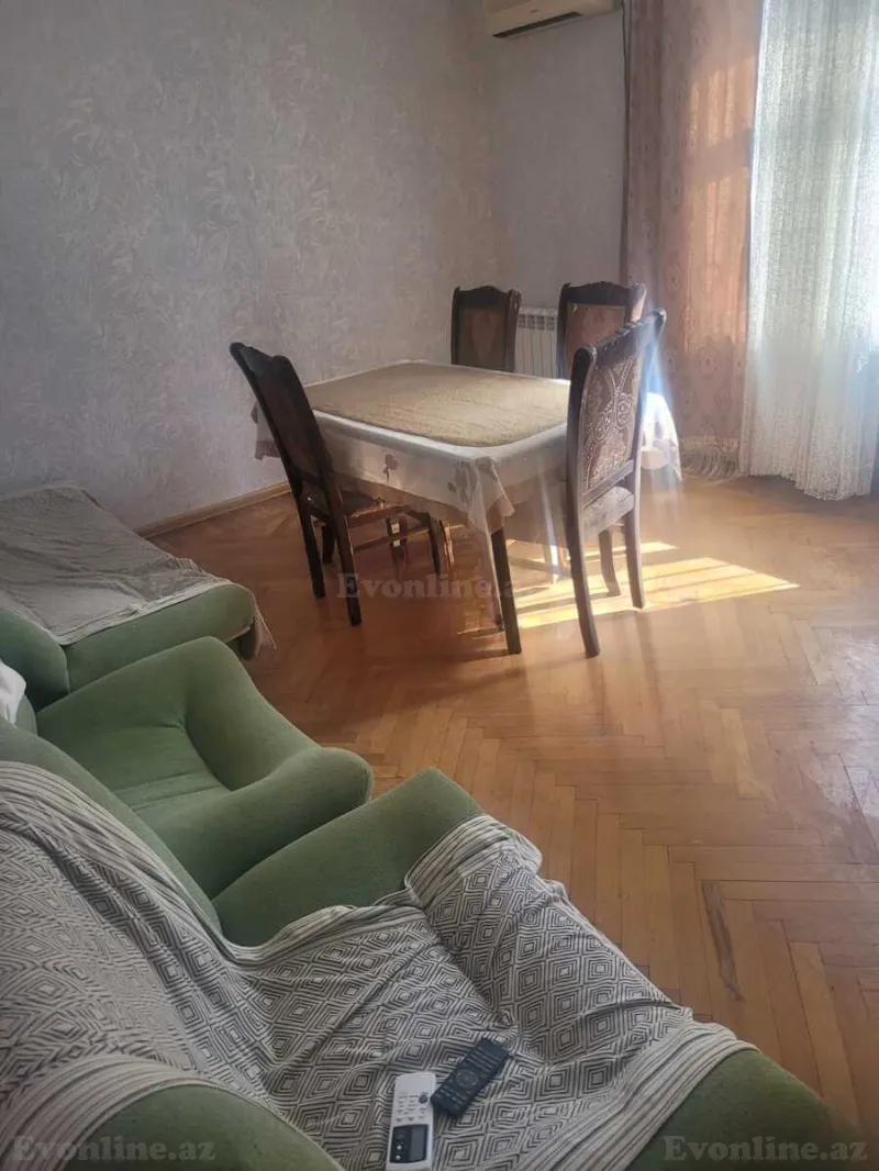 Kirayə verilir 3 otaqlı Mənzil Köhnə tikili 75 m² 20 Yanvar m.