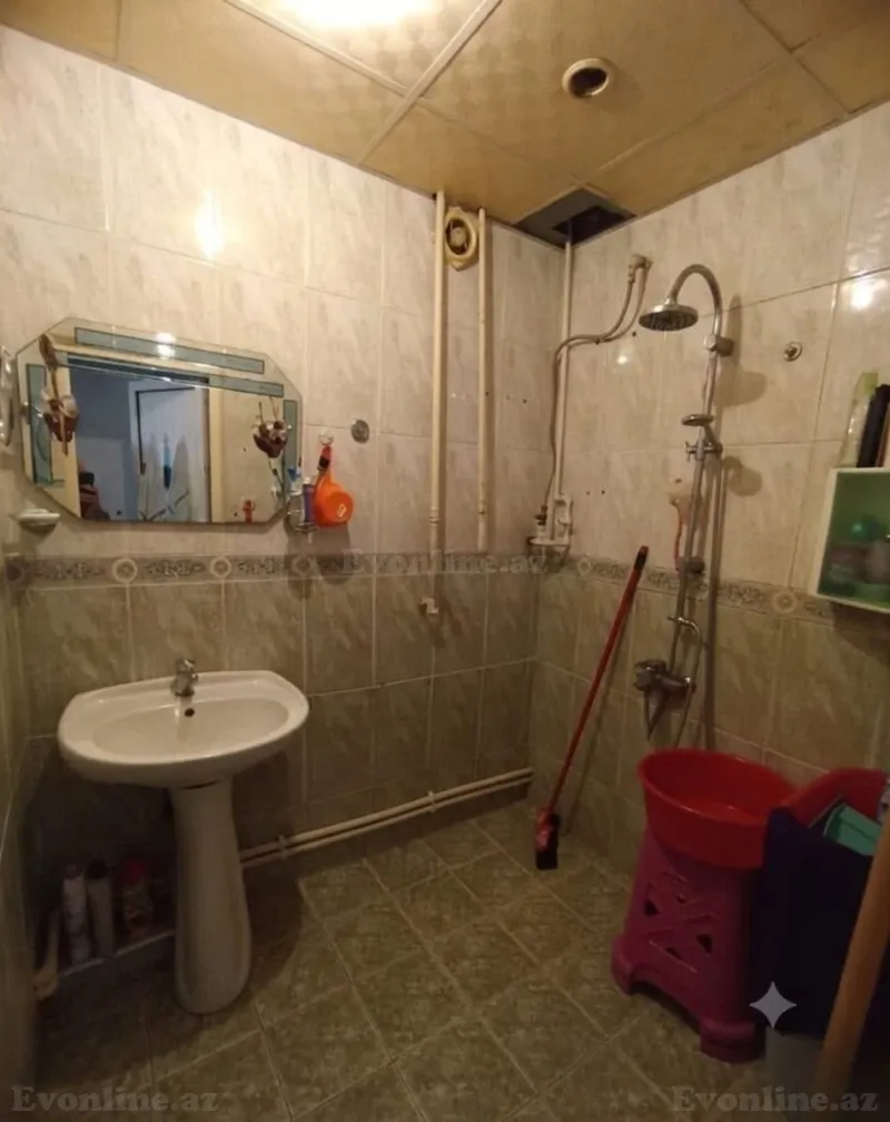 Satılır 2 otaqlı Mənzil Köhnə tikili 65 m² Xalqlar Dostluğu m. - şəkil 9