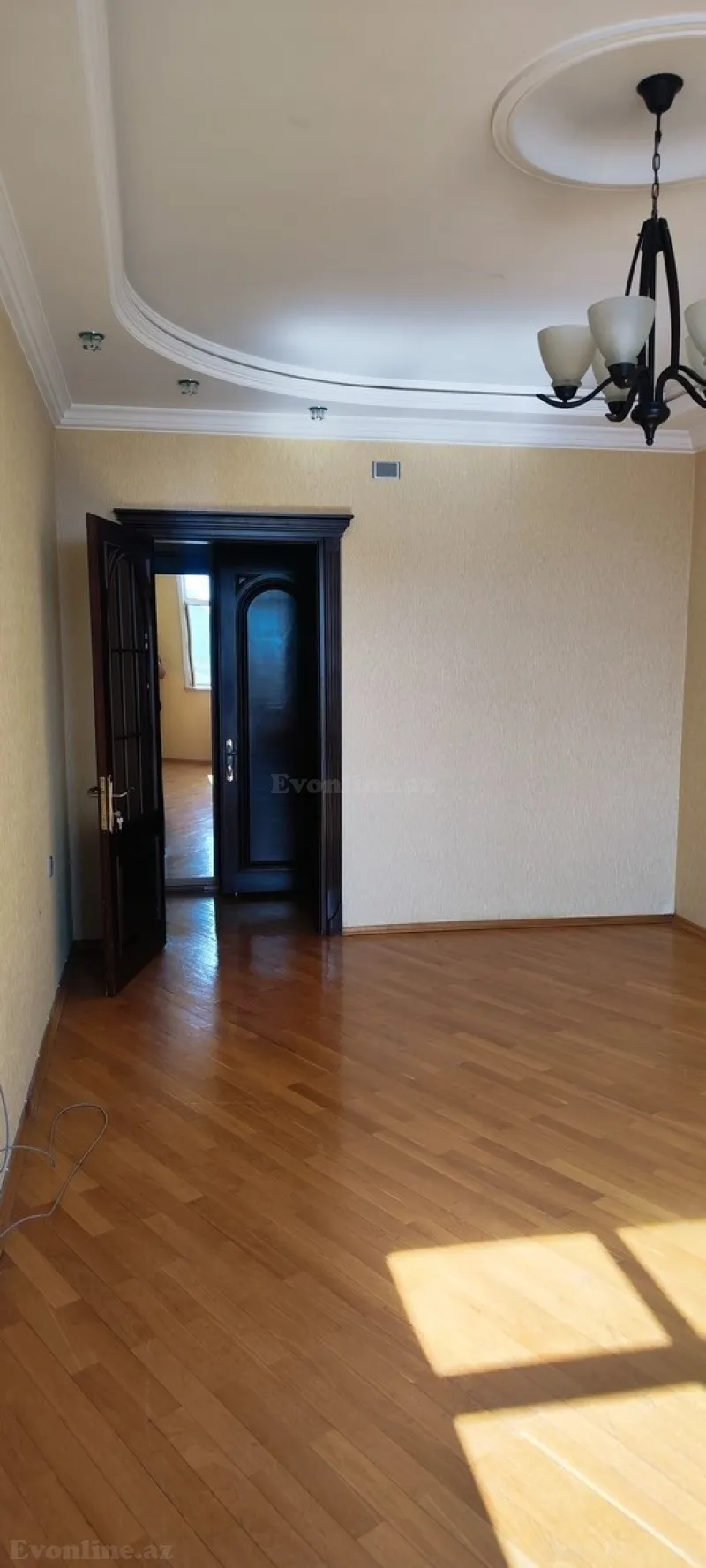2 otaqlı Mənzil 86 m² İnşaatçılar m. Satılır