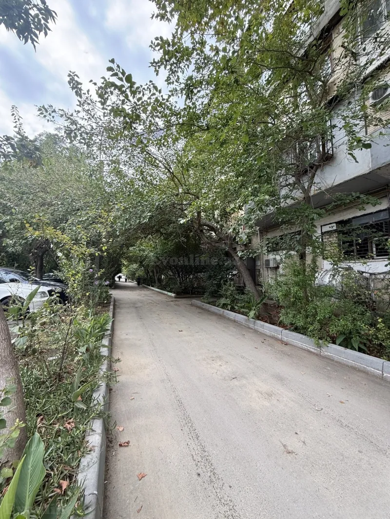 3 otaqlı Mənzil 85 m² 8-ci kilometr Satılır