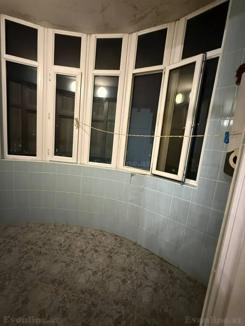 Kirayə verilir 3 otaqlı Mənzil Yeni tikili 130 m² Nəsimi m. - şəkil 6