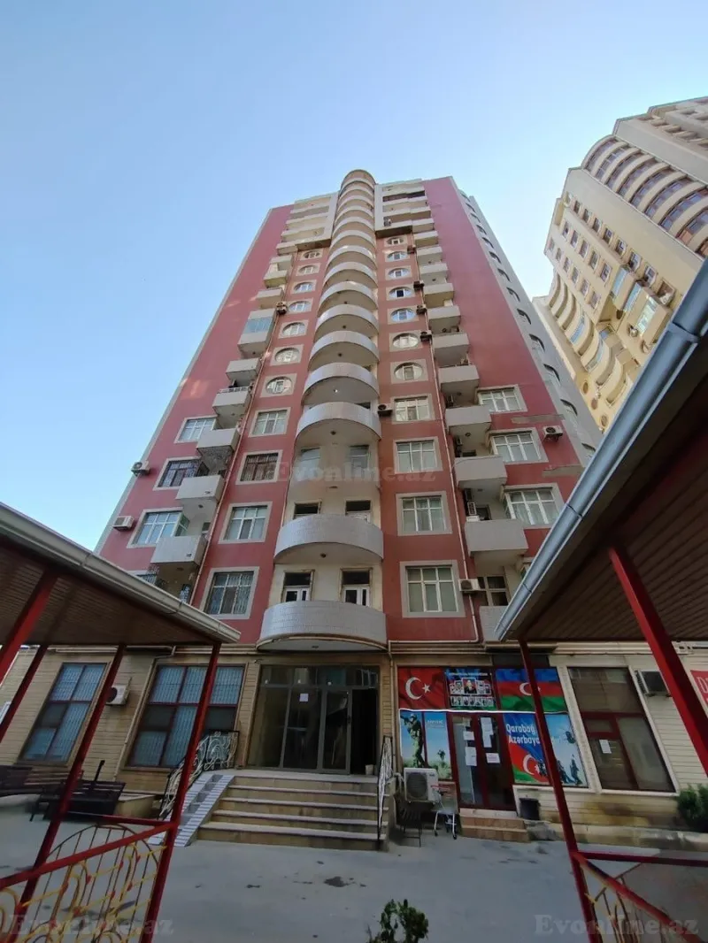 3 otaqlı Mənzil 100 m² Xətai r. Kirayə verilir