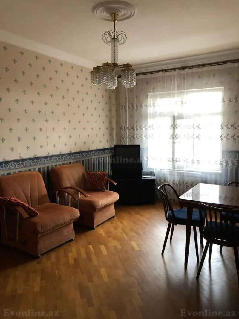 3 otaqlı Mənzil 100 m² Xətai r. Kirayə verilir