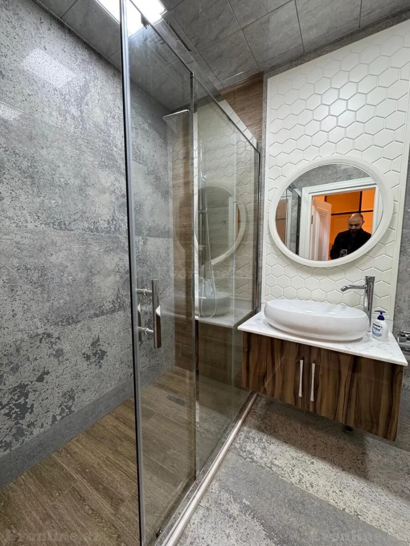Satılır 4 otaqlı Mənzil Köhnə tikili 120 m² Səbail r. - şəkil 3
