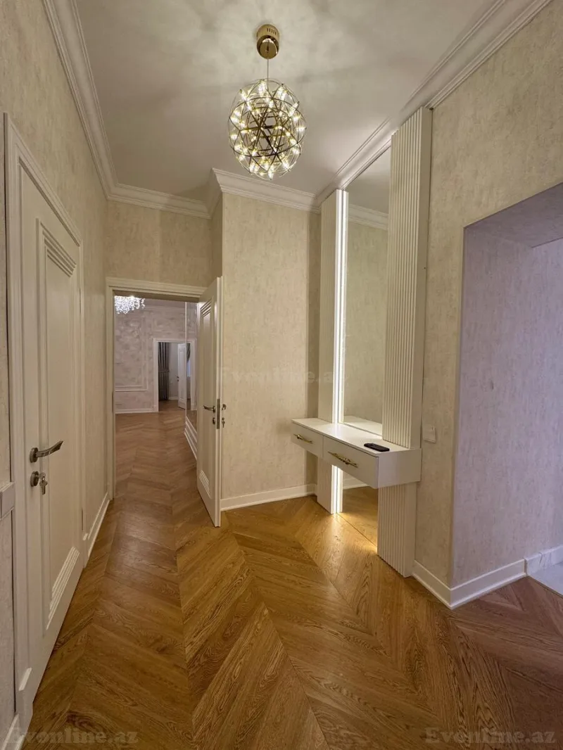 Satılır 4 otaqlı Mənzil Köhnə tikili 120 m² Səbail r. - şəkil 7