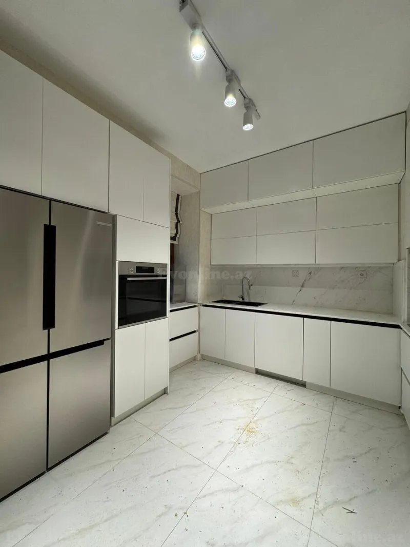 Satılır 4 otaqlı Mənzil Köhnə tikili 120 m² Səbail r. - şəkil 14