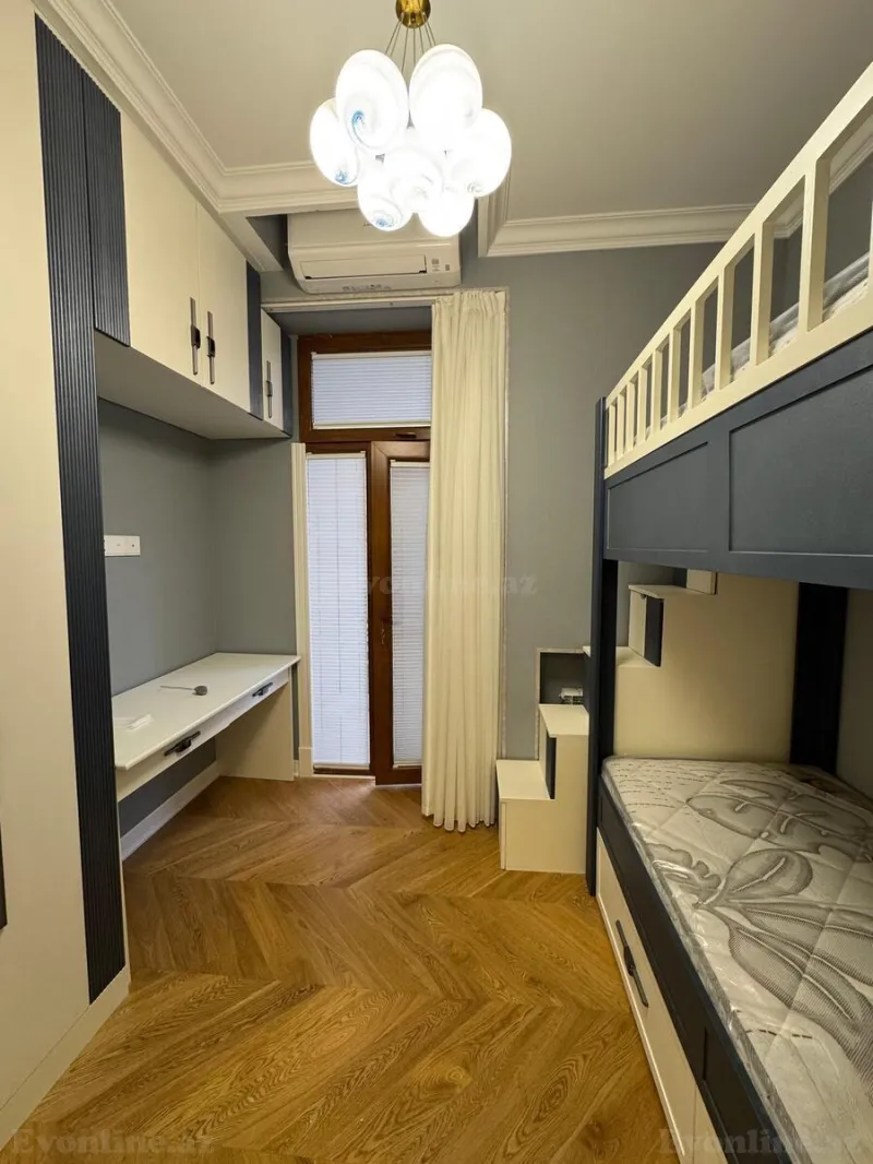 Satılır 4 otaqlı Mənzil Köhnə tikili 120 m² Səbail r. - şəkil 18