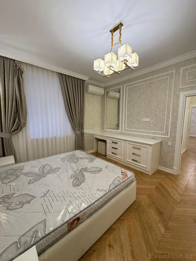 Satılır 4 otaqlı Mənzil Köhnə tikili 120 m² Səbail r. - şəkil 19