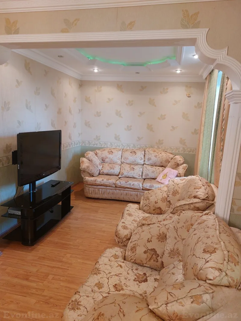 Satılır 5 otaqlı Mənzil Köhnə tikili 100 m² Əhmədli - şəkil 2
