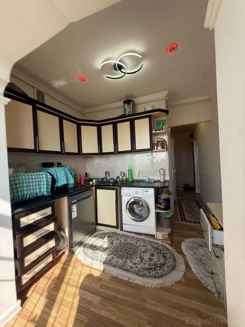 Satılır 2 otaqlı Mənzil Köhnə tikili 65 m² Yeni Günəşli - şəkil 9