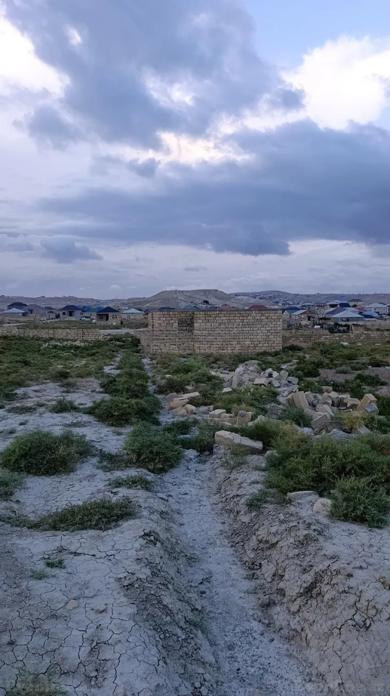Torpaq Qobu Satılır