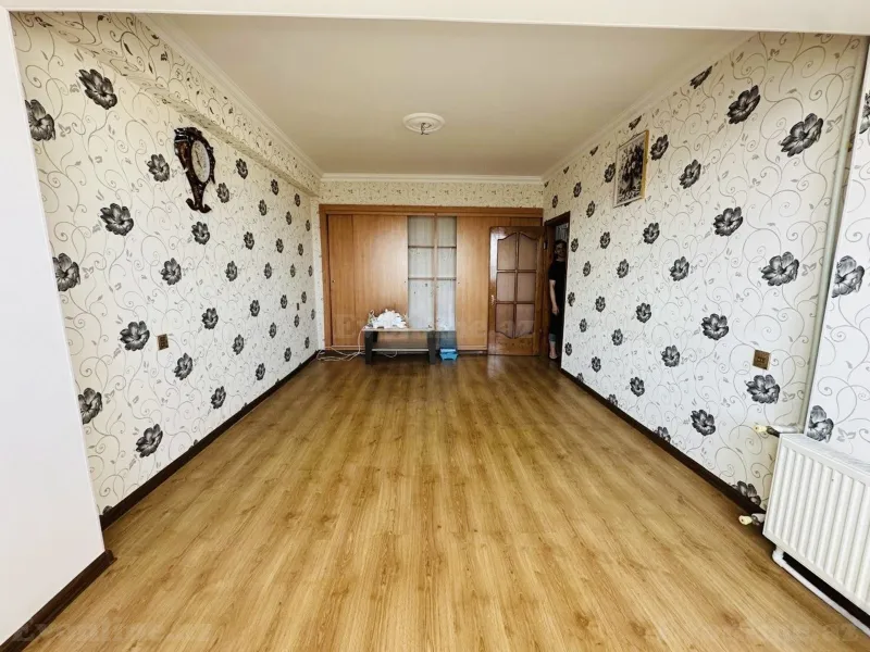Satılır 2 otaqlı Mənzil Köhnə tikili 72 m² 8-ci mikrorayon - şəkil 5