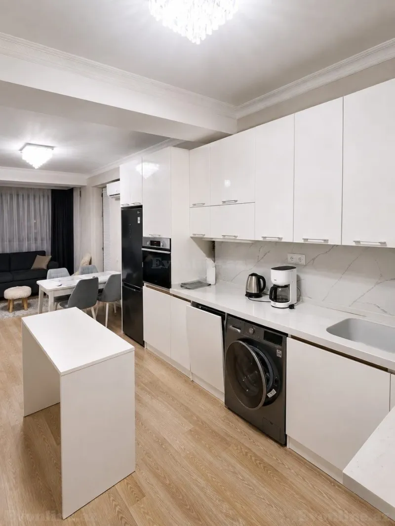 Kirayə verilir 2 otaqlı Mənzil Yeni tikili 70 m² Səbail r. - şəkil 3