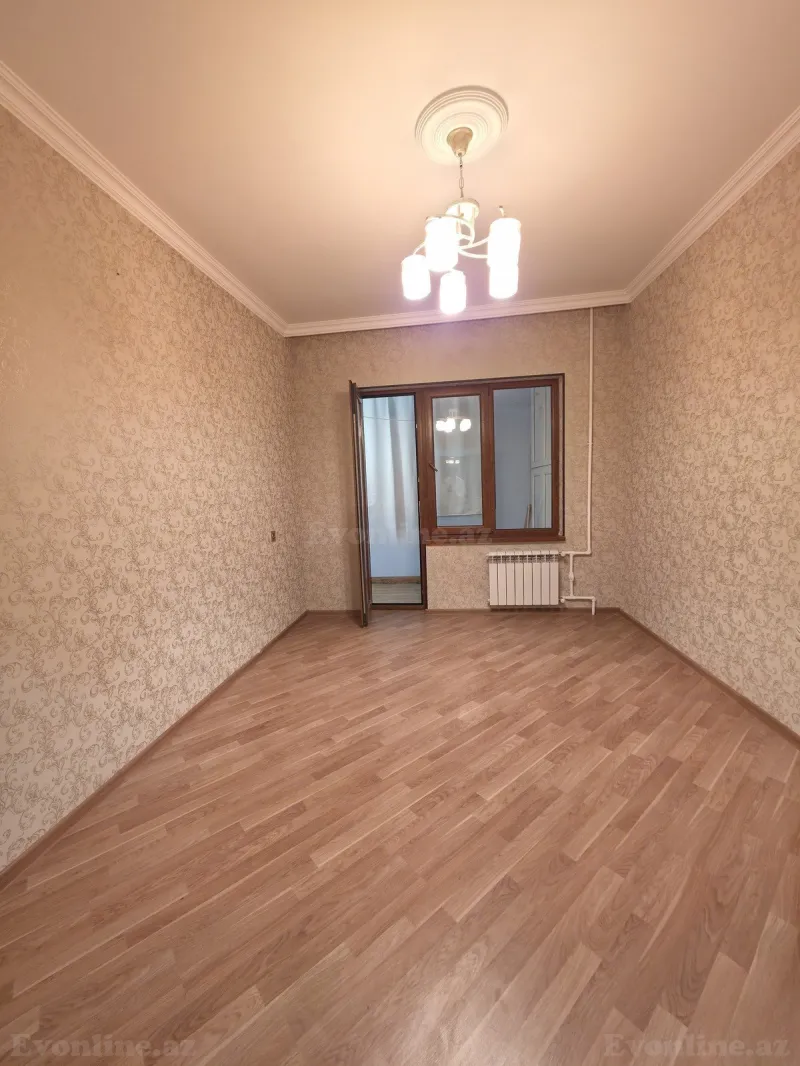 3 otaqlı köhnə tikili mənzil satılır — Bakıxanov, Bakı - şəkil 3