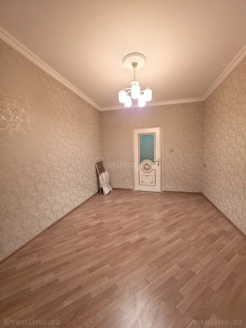 3 otaqlı köhnə tikili mənzil satılır — Bakıxanov, Bakı - şəkil 4