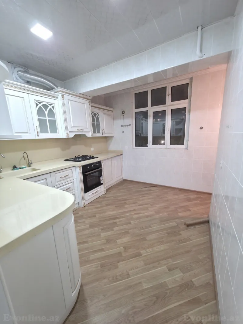 3 otaqlı köhnə tikili mənzil satılır — Bakıxanov, Bakı - şəkil 18