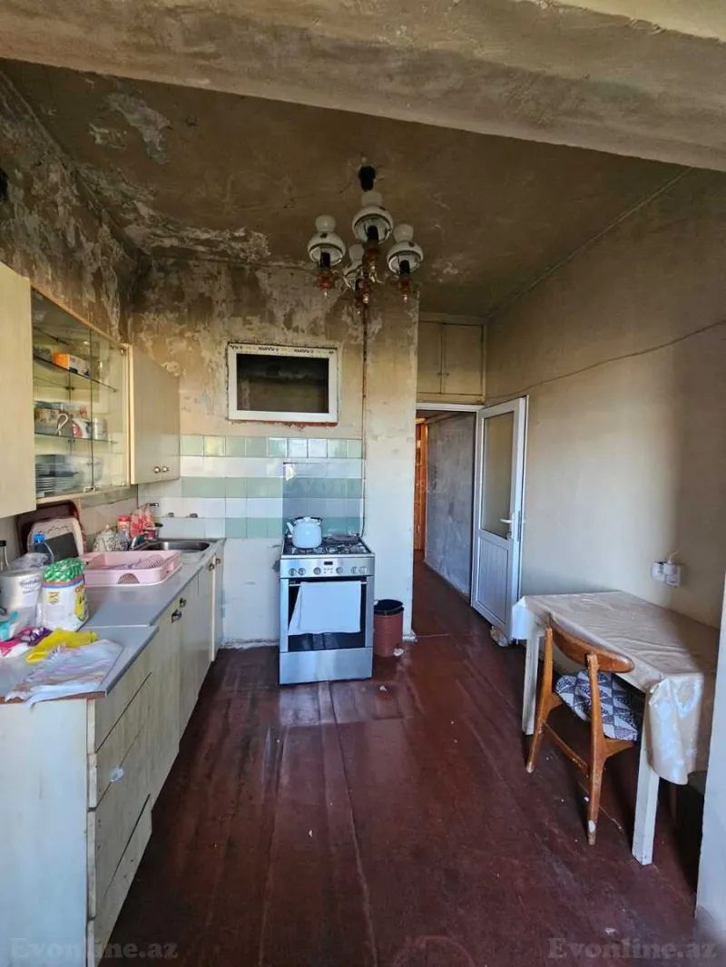 3 otaqlı köhnə tikili mənzil satılır — 8-ci mikrorayon, Bakı - şəkil 23
