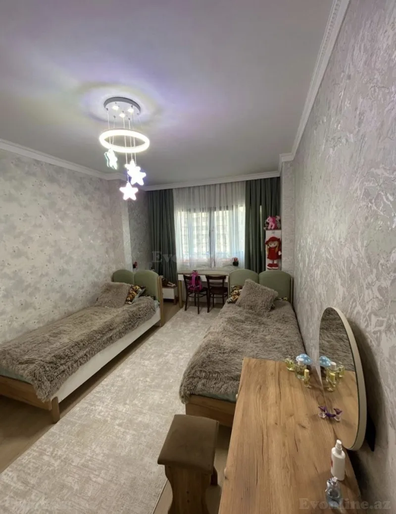 4 otaqlı köhnə tikili mənzil satılır — Yeni Yasamal, Bakı - şəkil 3