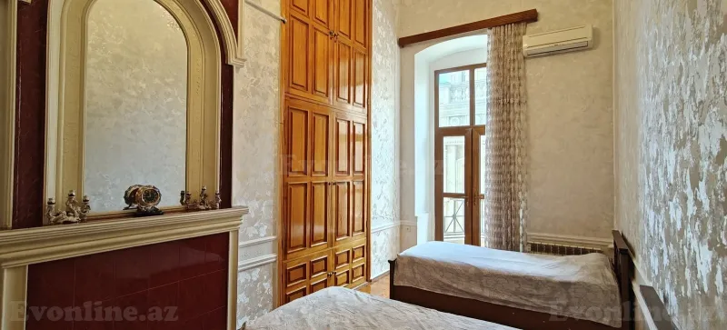 4 otaqlı köhnə tikili mənzil satılır — Səbail r., Bakı - şəkil 28