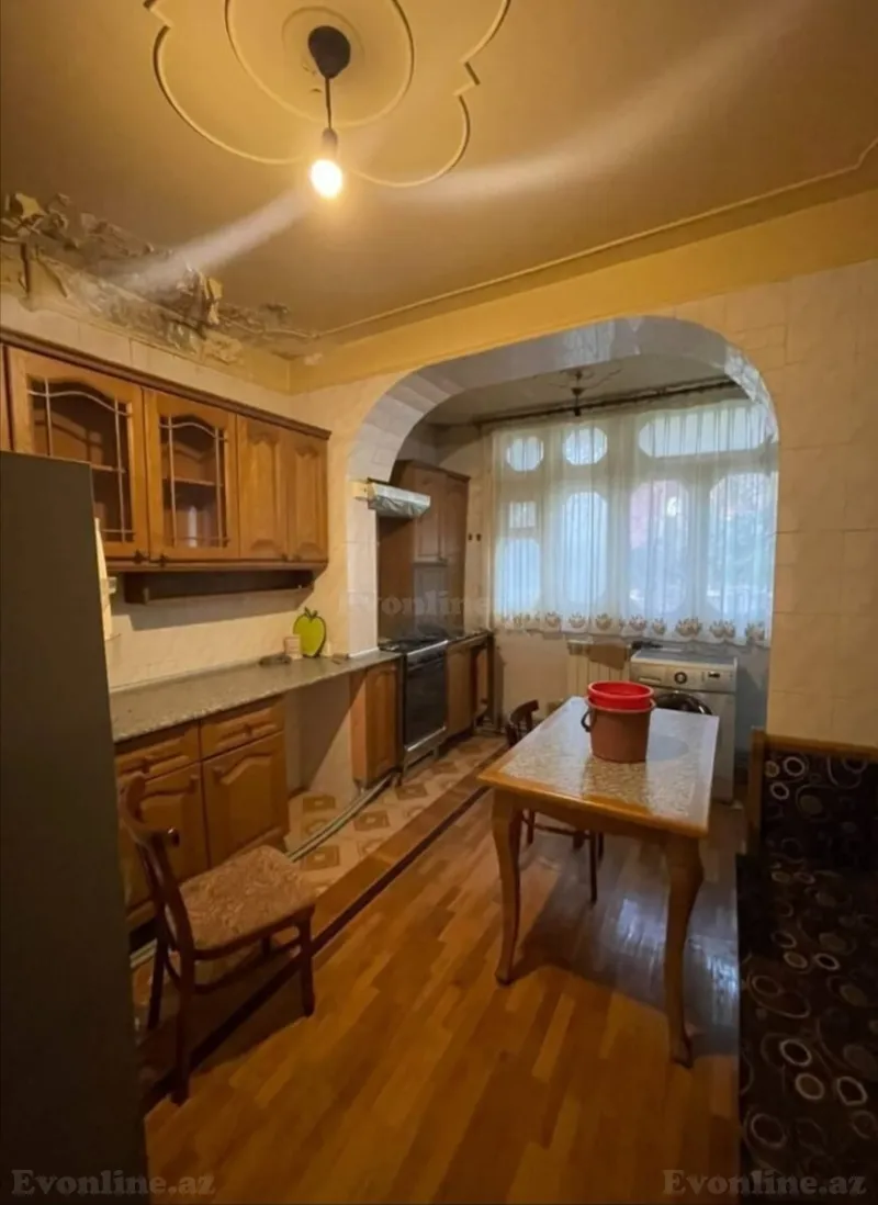 4 otaqlı köhnə tikili mənzil kirayə verilir — 8-ci mikrorayon, Bakı - şəkil 7