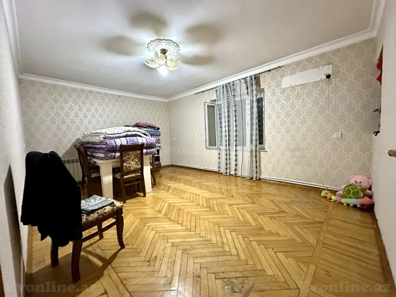 3 otaqlı köhnə tikili mənzil satılır — Qara Qarayev m., Bakı