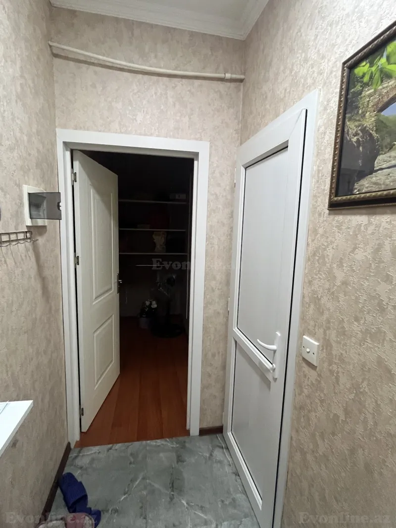 2 otaqlı köhnə tikili mənzil satılır — 3-cü mikrorayon, Bakı - şəkil 4