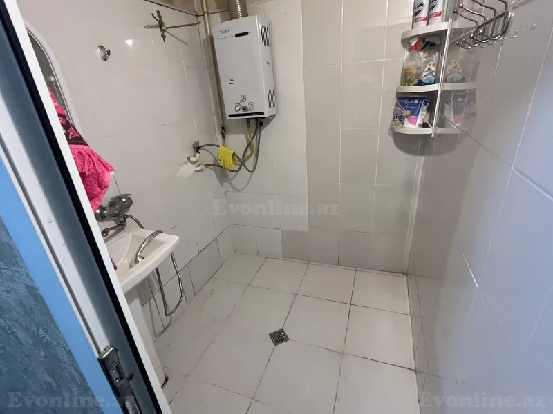 2 otaqlı köhnə tikili mənzil satılır — 3-cü mikrorayon, Bakı - şəkil 5
