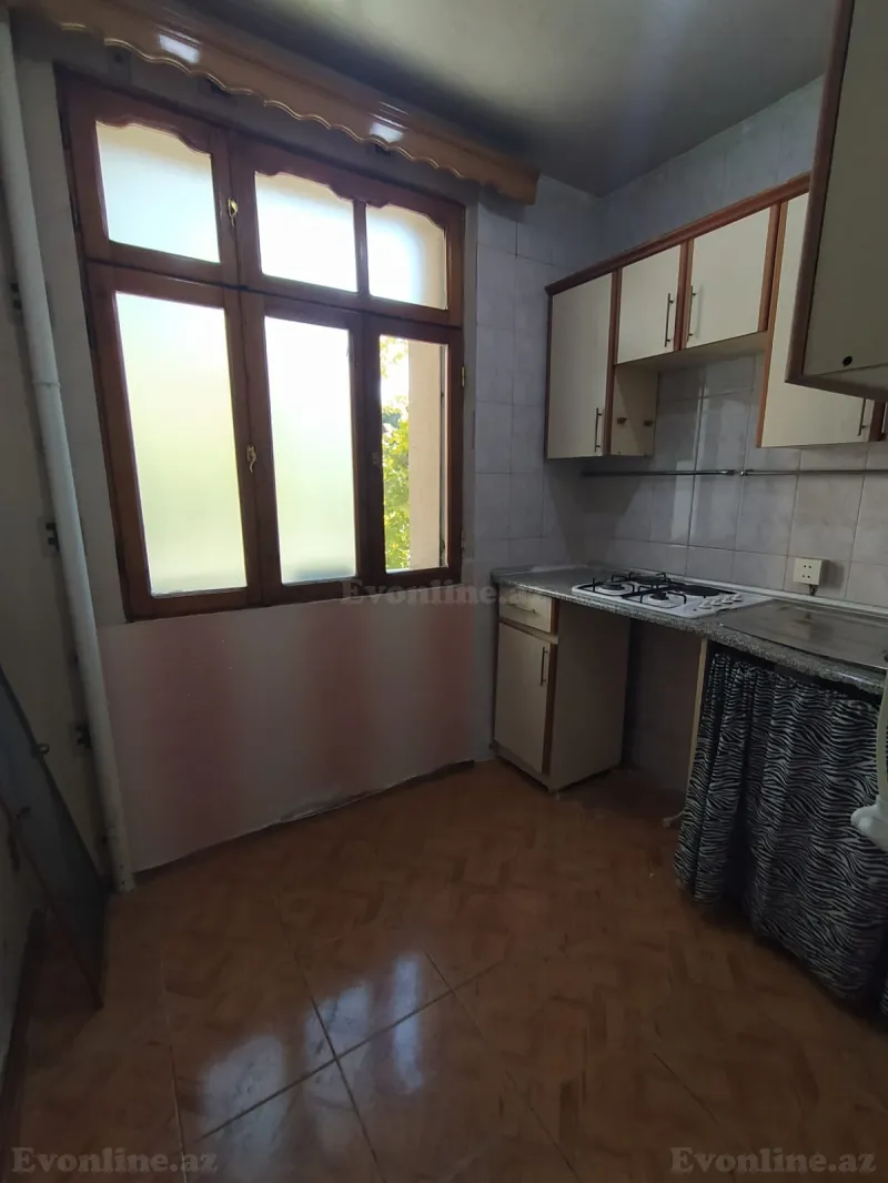 Satılır 2 otaqlı Mənzil Köhnə tikili 56 m² Bakıxanov - şəkil 9