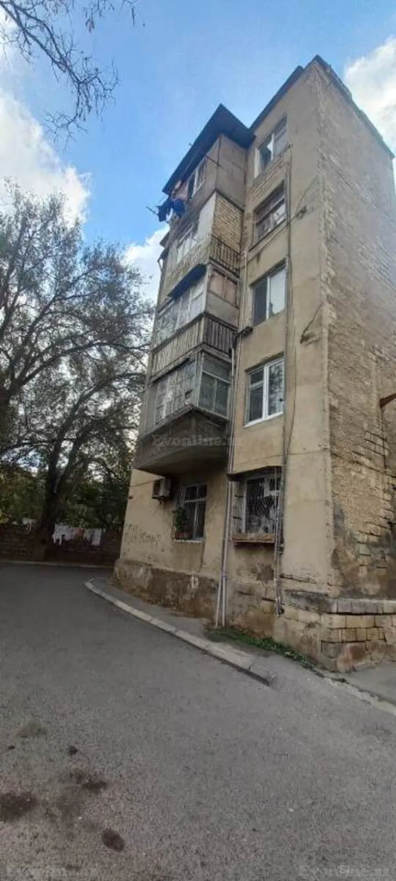 2 otaqlı köhnə tikili mənzil satılır — Elmlər Akademiyası m., Bakı - şəkil 2