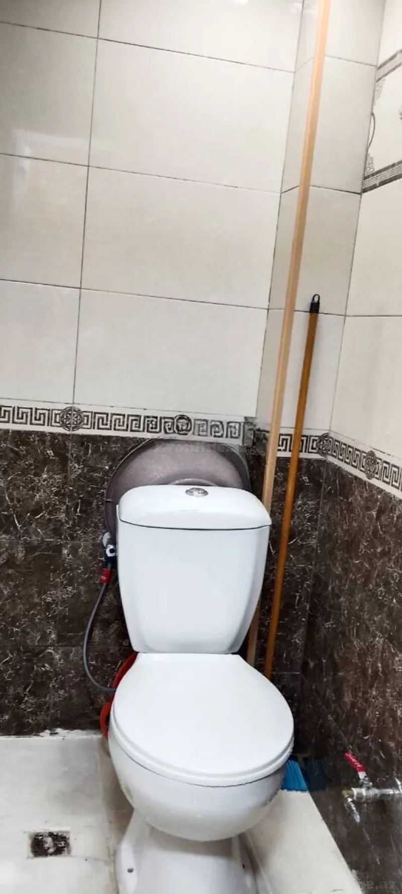 2 otaqlı köhnə tikili mənzil kirayə verilir — Elmlər Akademiyası m., Bakı - şəkil 11