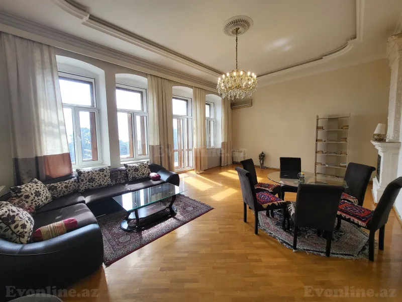 5 otaqlı Ofis 180 m² 28 May m. Kirayə verilir