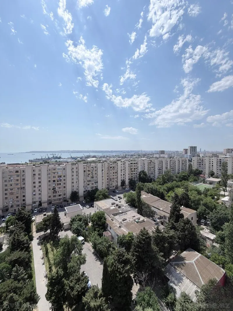 3 otaqlı köhnə tikili mənzil satılır — Həzi Aslanov, Bakı