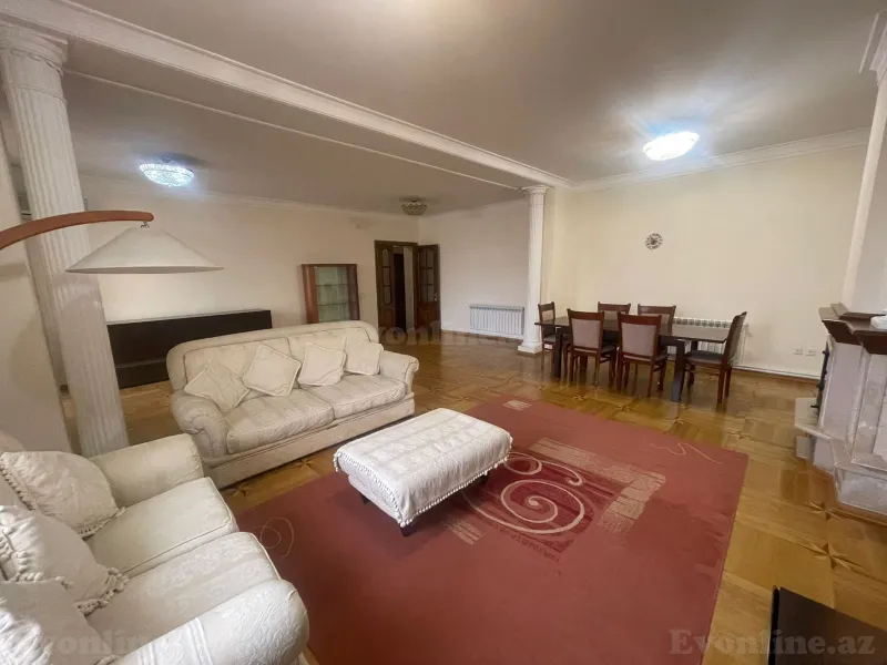 5 otaqlı Mənzil 200 m² Elmlər Akademiyası m. Kirayə verilir