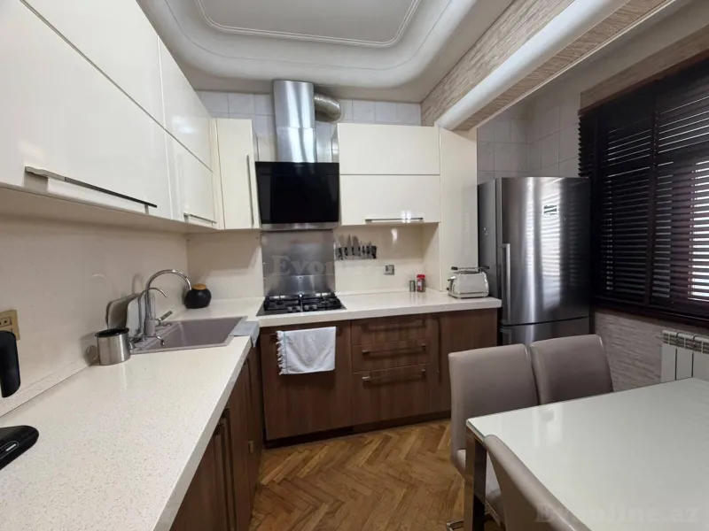 3 otaqlı köhnə tikili mənzil satılır — Bakıxanov, Bakı - şəkil 6