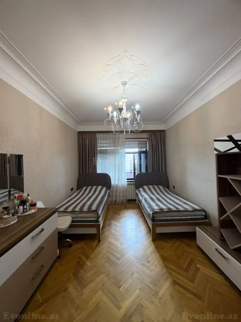 3 otaqlı köhnə tikili mənzil satılır — Bakıxanov, Bakı - şəkil 10