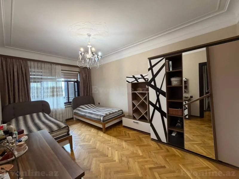 3 otaqlı köhnə tikili mənzil satılır — Bakıxanov, Bakı - şəkil 14