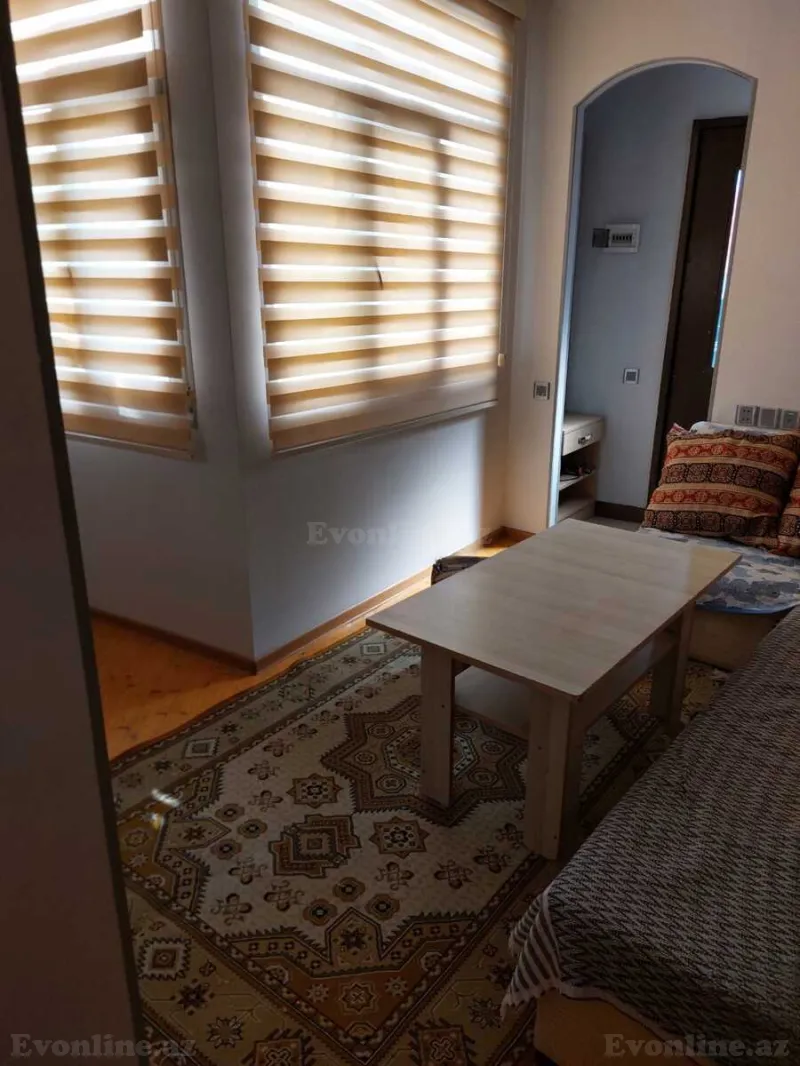 3 otaqlı köhnə tikili mənzil satılır — Səbail r., Bakı - şəkil 3