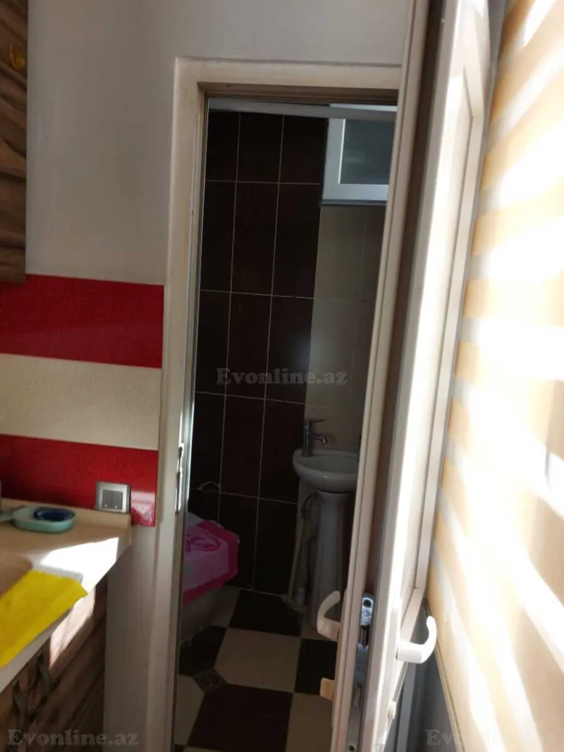 3 otaqlı köhnə tikili mənzil satılır — Səbail r., Bakı - şəkil 7