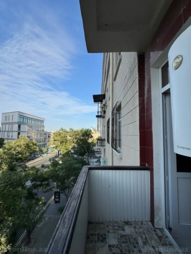 2 otaqlı köhnə tikili mənzil satılır — Elmlər Akademiyası m., Bakı - şəkil 9