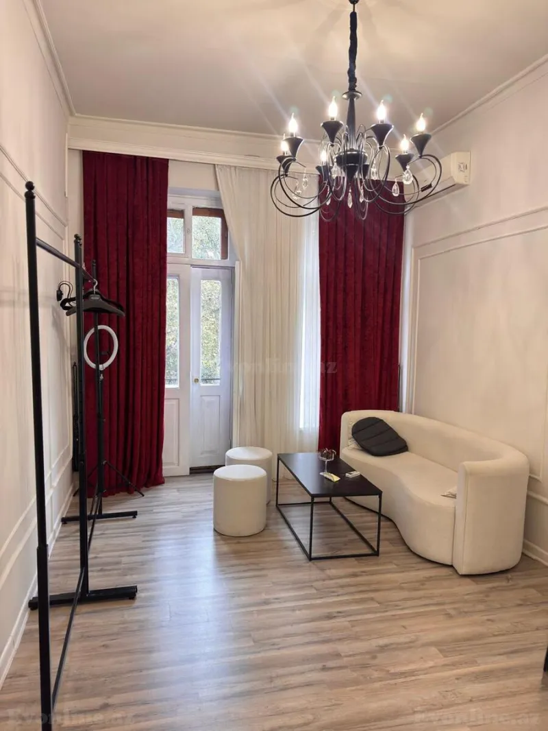 2 otaqlı Ofis 60 m² Səbail r. Kirayə verilir