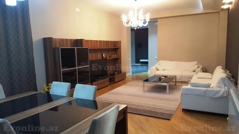 4 otaqlı Mənzil 200 m² 28 May m. Kirayə verilir