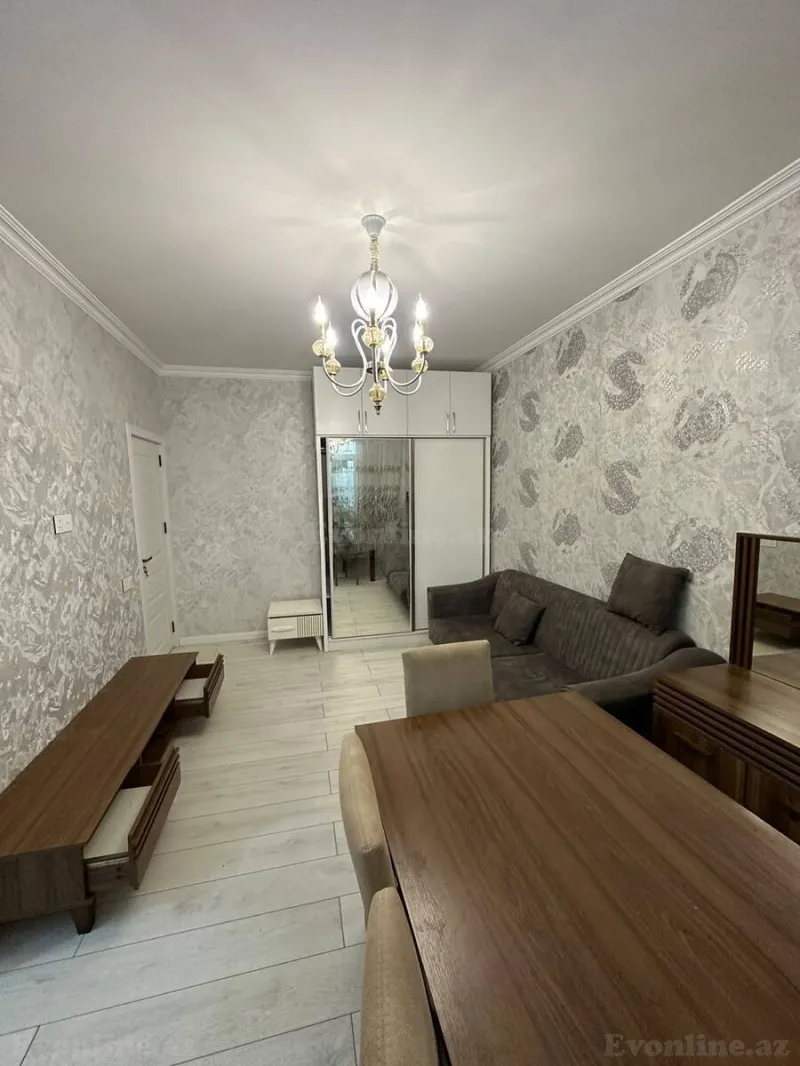2 otaqlı köhnə tikili mənzil satılır — 4-cü mikrorayon, Bakı - şəkil 2