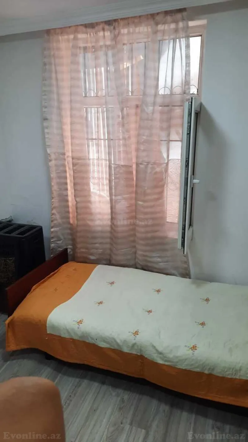 1 otaqlı Mənzil 28 m² 8 Noyabr m. Satılır